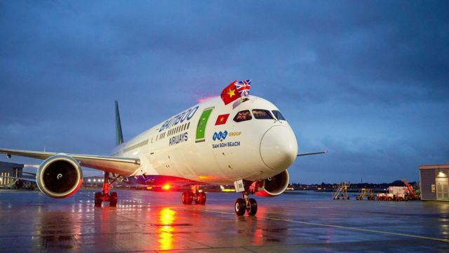 Máy bay của Bamboo Airways tại sân bay Heathrow