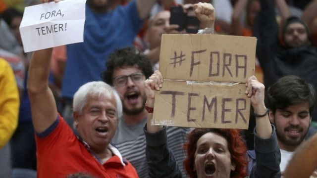 Manifestantes contra Michel Temer
