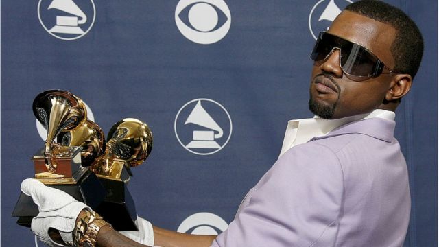 Kanye West Grammy Video Post Wey Show Pesin Dey Piss Ontop Di Award 