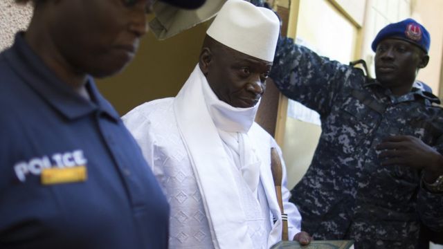 Les diplomates gambiens appellent Jammeh à reconnaître la victoire de son rival Adama Barrow.