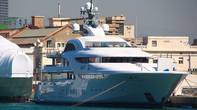 The superyacht Graceful in dock