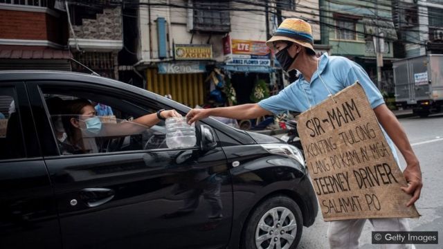 رکود اقتصادی رانندگان تاکسی و اتوبوس را در فیلیپین بی‌کار کرده است