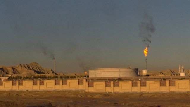 پائین بودن بهره وری انرژی و بالا بودن آلایندگی آن در ایران، باعث شده میزان گازهای گلخانه ای این کشور به اندازه گازهای گلخانه ای یک غول اقتصادی مثل آلمان باشد که بر خلاف ایران زغال سنگ زیادی هم مصرف می کند که خود جزو آلاینده ترین سوخت های فسیلی است.