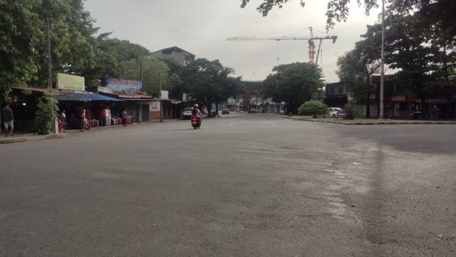 A deserted Colombo city road junction