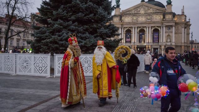 Фоторепортаж: христиане на Западе и Востоке празднуют Рождество - BBC ...