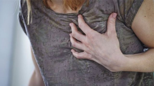 8 Sinais que o corpo dá antes do infarto: dor no peito não é o