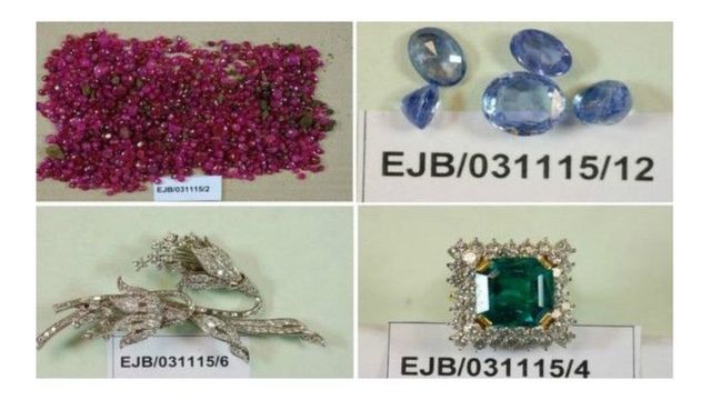 Среди драгоценностей, найденных полицией, - кольца ценой от 15 тысяч фунтов, ювелирные изделия и драгоценные камни