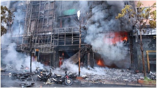 Kebakaran di tempat karaoke Vietnam