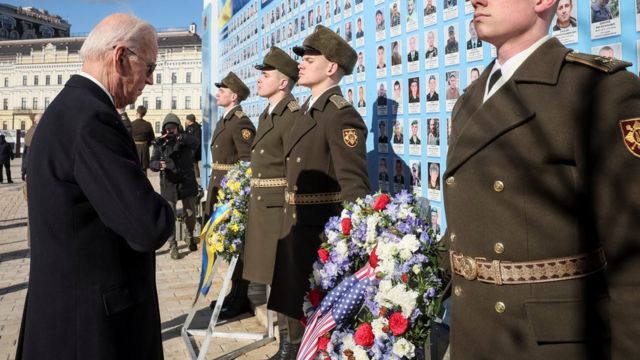 Biden lays a wreath