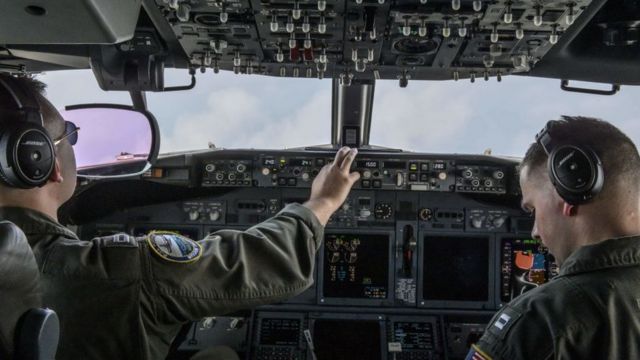 Hải quân Mỹ trong một chuyến bay do thám bằng máy bay P-8A Poseidon trong một cuộc diễn tập hàng hải giữa Mỹ và ASEAN vào năm 2019