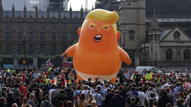 Bebek Trump balonu