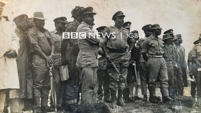 Major Gen Aguiyi na Kachia ebe ndị agha mere mmemme n'afọ 1966