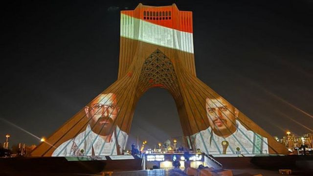 نورپردازی پرچم یمن و فرماندهان حوثی‌ها بر روی برج آزادی تهران