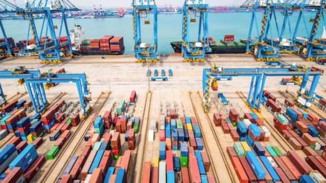 Cuộc chiến thương mại đã làm tổn hại nền kinh tế hai nước.