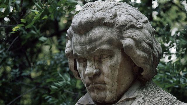 Beethoven büstü