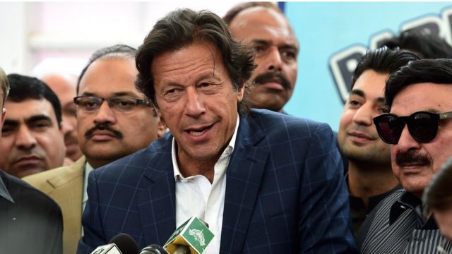Ibyavuye mu matora ntibiratangazwa ku mugaragaro ariko abashyigikiye ishyaka rya Imran Khan bo batangiye kubyina intsinzi