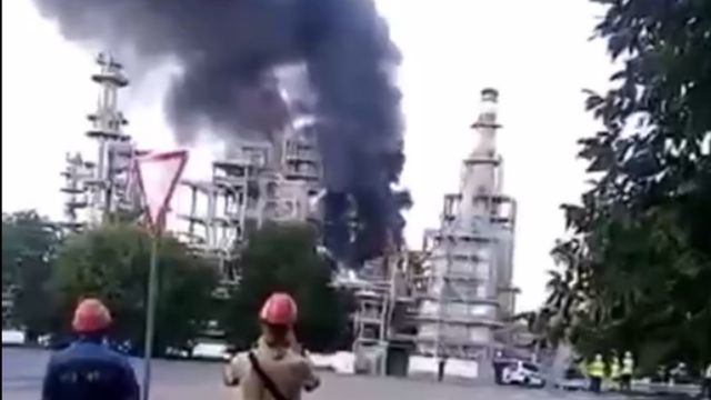 feu de raffinerie