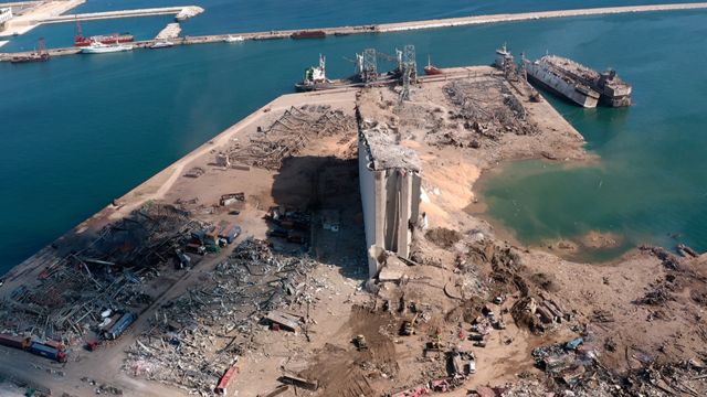 無人機航拍貝魯特港口爆炸現場——谷倉區域災情(6/8/2020)