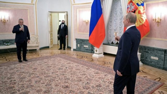 マクロン 大統領 プーチン