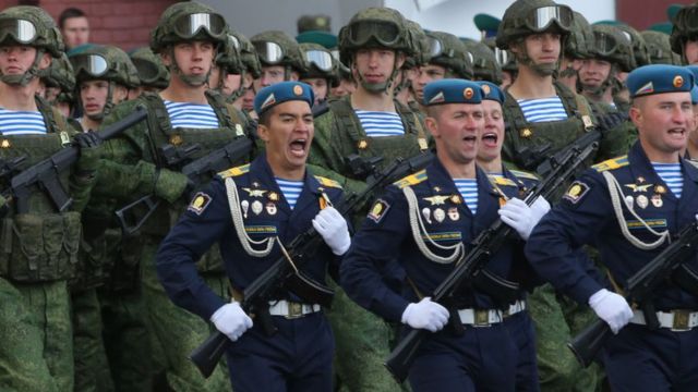 Parade militer di Moskow pada kesempatan Hari Kemenangan pada 9 Mei.