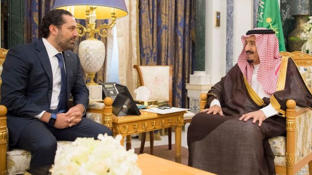 Eski Lübnan Başbakanı Hariri, istifasından 48 saat sonra Pazartesi günü Riyad'da Suudi Arabistan Kralı Abdülaziz el Suud'la bir araya geldi