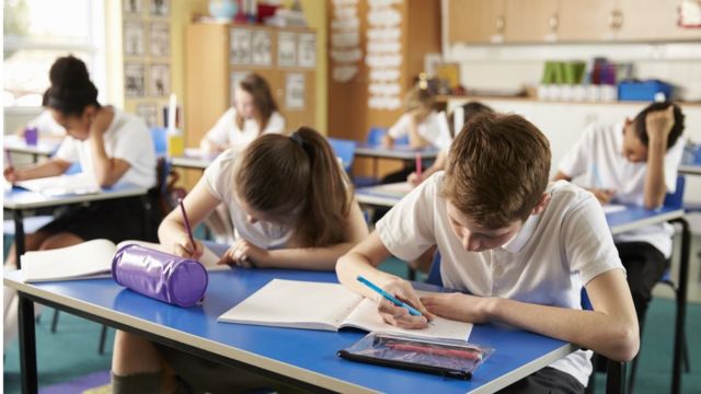 Cuál debe ser la prioridad de los colegios en sus sistemas educativos? -  BBC News Mundo