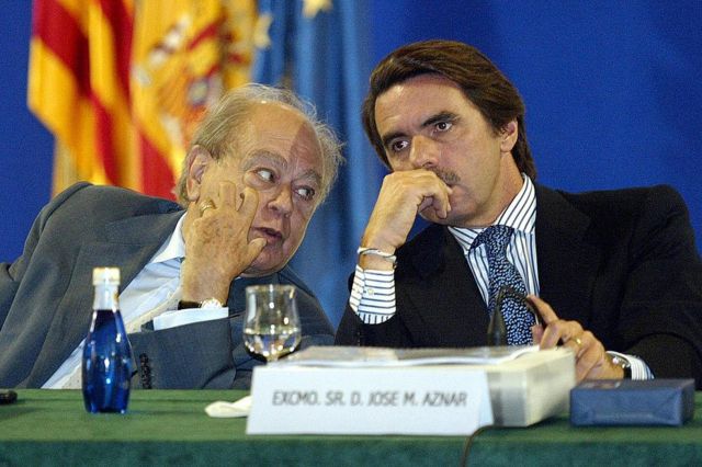 El entonces líder del nacionalismo catalán, Jordi Pujol, y el expresidente conservador José María Aznar