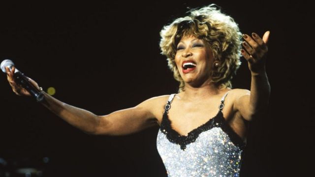 Tina Turner durante una actuación.