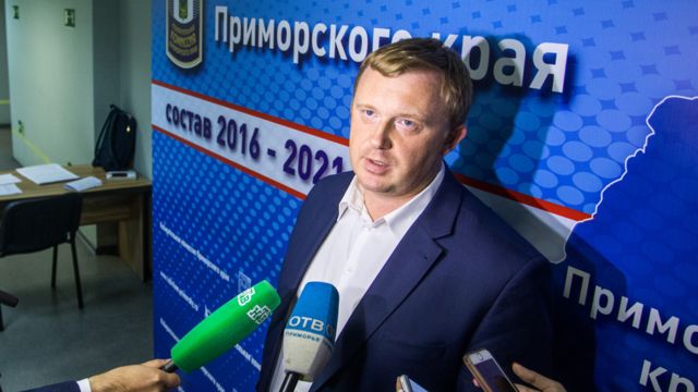 Андрей Ищенко после заседания краевой избирательной комиссии, на которой признали недействительными результаты второго тура выборов губернатора Приморского края