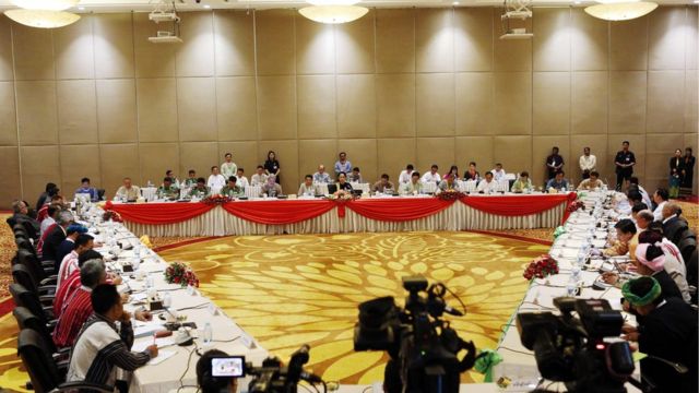 ဆုံးဖြတ်ချက် အချို့ကို တိုင်းရင်းသား လက်နက်ကိုင် အချို့ က မကျေနပ်လို့ ၂၁ ရာစု ပင်လုံ ညီလာခံ တက်ဖို့ မသေချာတဲ့ အထိ ဖြစ်သွား ခဲ့ရ