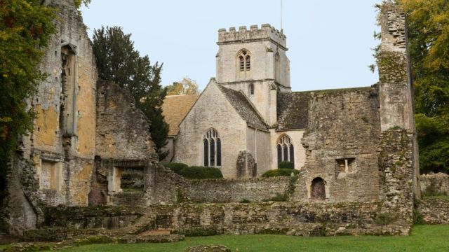 Развалины аббатства в Оксфордшире