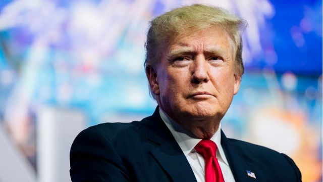 Inkuru yanditswe n'ikinyamakuru New York Times mu 2018 yavuga ko Trump yahoze ari Perezida yagize uruhara mu "mugambi wo kunyegeza amakori" mu myaka ya 1990