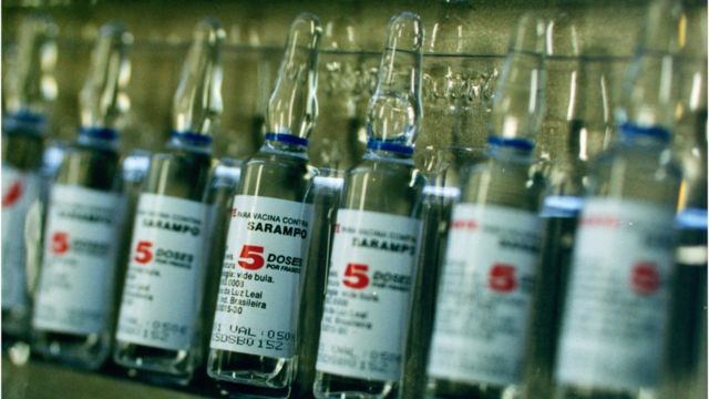 Dose de vacina contra sarampo