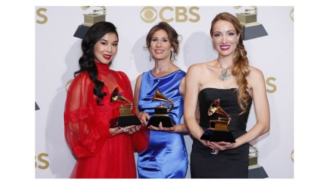 Sangeeta Kaur, Hila Plitmann và Danae Xanthe Vlasse với giải Grammy cho Album giọng ca cổ điển xuất sắc nhất