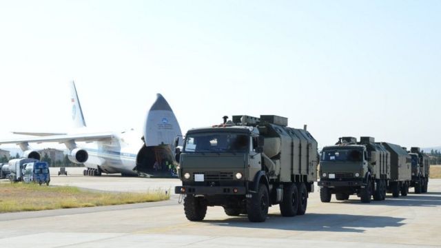 S-400 bataryalarının Türkiye'ye teslimatı