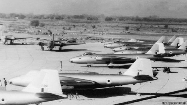 Sawir laga qaaday garoonka ciidamada cirka ee Pathankot intii uu socday dagaalkii Hindiya iyo Pakistan ee 1965