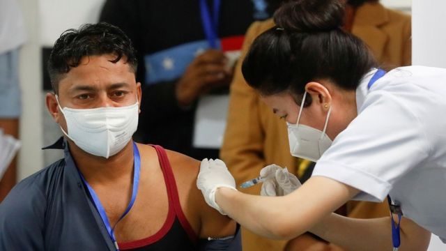 कोरोना महामारी: लॉकडाउन और पाबंदियों से लेकर कोविड वैक्सीन तक का सफ़र - BBC  News हिंदी