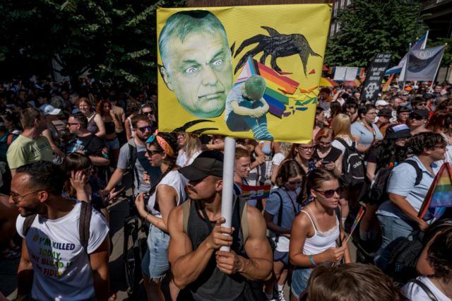 Orban hükümeti Macaristan'daki Onur Yürüyüşleri'nde de protesto ediliyor