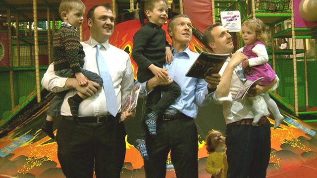 Lib Deamaich a' foillseachadh am manifesto