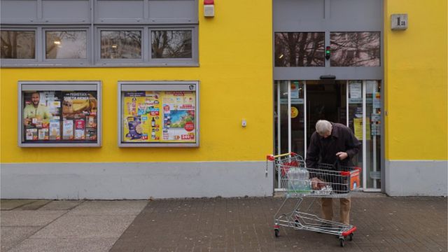 Even before the war in Ukraine, inflation in the Eurozone reached a record 5.1%.  Because of the war, prices on the shelves of European stores are even older