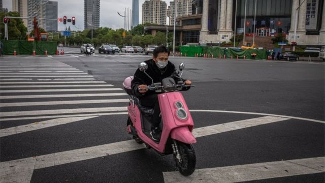 Virus Corona Pemandangan Kota Wuhan Yang Melonggarkan Lockdown Bbc News Indonesia