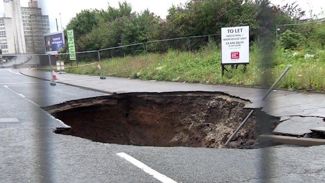 Mancunian Way hole