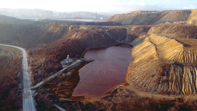 Mina de cobre perto da cidade sérvia Bor