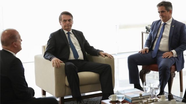 Bolsonaro com o presidente do PP, Ciro Nogueira, e Onyx Lorenzoni