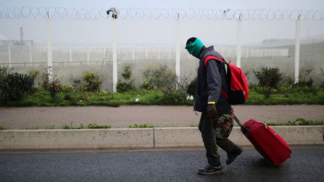 Environ 7 000 migrants vivaient à Calais dans des conditions difficiles.