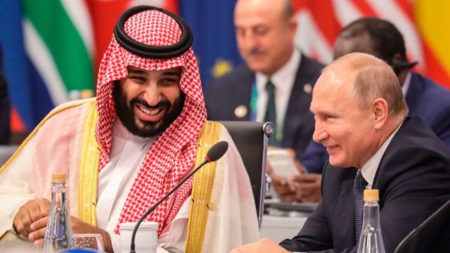 الرئيس الروسي فلاديمير بوتين وولي العهد السعودي محمد بن سلمان في قمة مجموعة العشرين في 30 نوفمبر/تشرين الثاني 2018