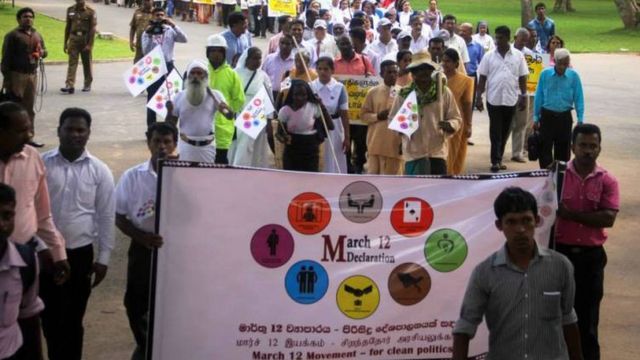 පසුගිය වසරේ මාර්තු දොළොස් වෙනි දින ආරම්භ කළ මාර්තු 12 ව්‍යාපාරය දූෂණ වංචා වලින් තොර පිරිසිදු දේශපාලනයක් සඳහා කැප වූ සමාජ ව්‍යාපාරයකි.