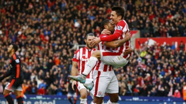 'Yan wasan Stoke City na murnar cin kwallo