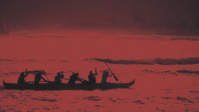 Canoa con hombres