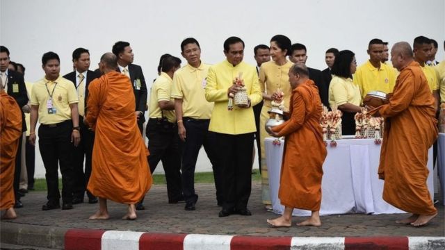 プミポン国王の即位70周年 タイ各地で祝賀行事 cニュース